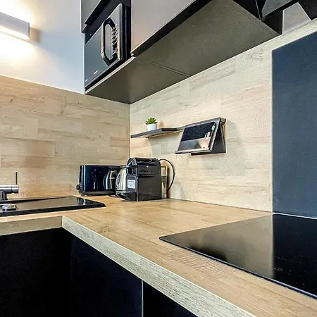 Homey Helsinki - Hyper Centre - Proche Geneve - Terrasse Privee - Wifi & Netflix Appartement *