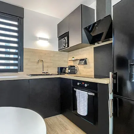 Appartement Homey Helsinki - Hyper Centre - Proche Geneve - Terrasse Privee - Wifi & Netflix *